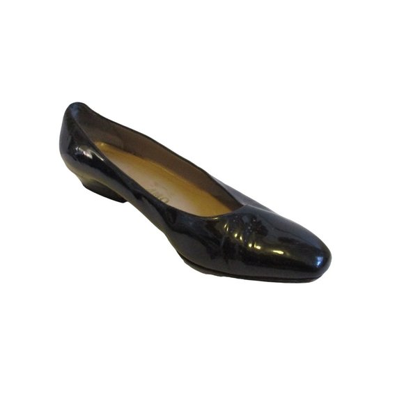 Salvatore Ferragamo Black Patent Leather Squared Almond Toe Low Pumps